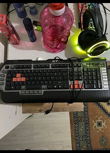 Diğer A4 TECH x7 klavye