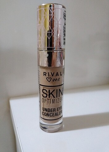 Rıval me kapatıcı ( concealer ) 04 light caramel ( rossmann)