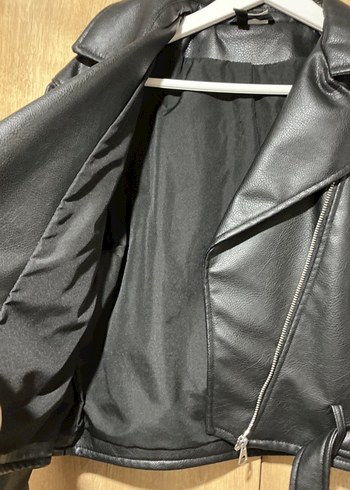 Kadın Siyah Kemerli Kısa Deri Biker Ceket - Görsel 3