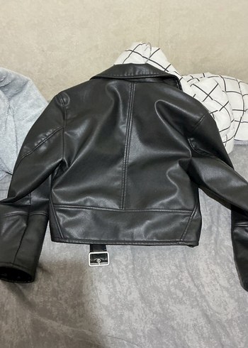 Kadın Siyah Kemerli Kısa Deri Biker Ceket - Görsel 4