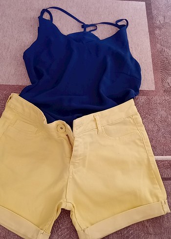Koton Sarı Mini Şort Ve Askılı Lacivert askılı bluz