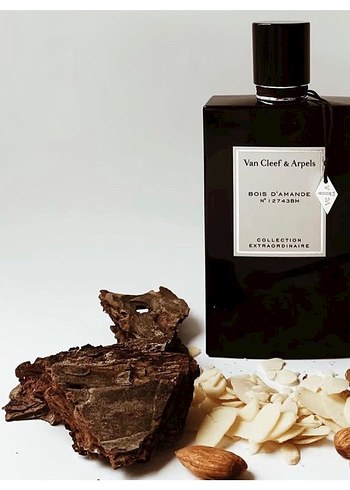 Beden Van Cleef & Arpels Bois D'Amande 3 ml