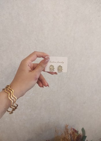 Modern Taşlı Çelik Haki Mineli Küpe