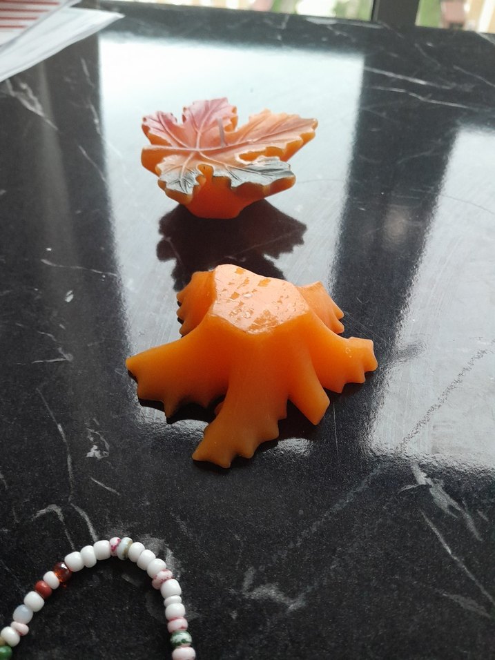 Renkli Yaprak Şeklinde Mum Seti - Görsel 4