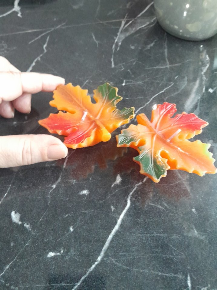 Renkli Yaprak Şeklinde Mum Seti - Görsel 5