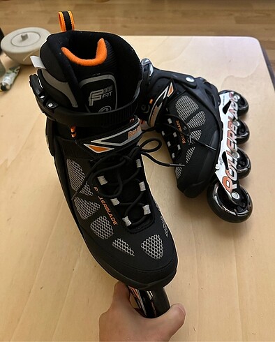 42.5 Beden siyah Renk Rollerblade MacroBlade 80 Paten
