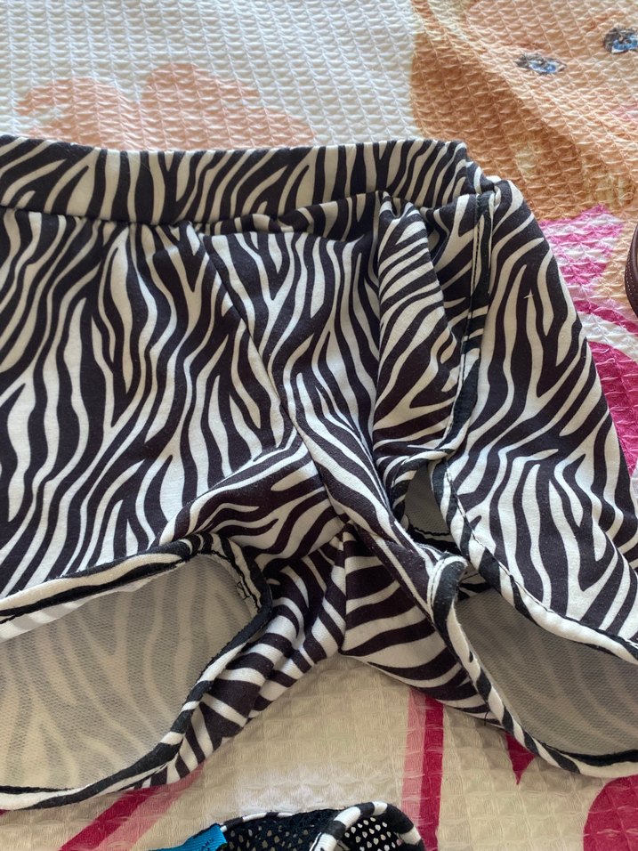 Zebra Desenli Kısa Spor Sütyeni ve sortu - Görsel 3