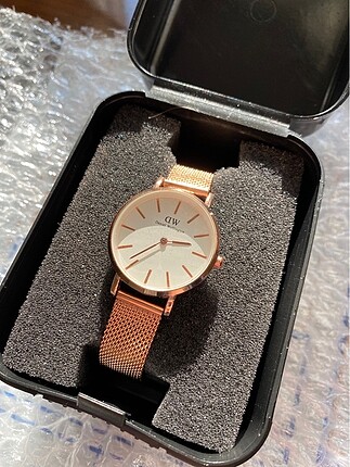 Rose gold saat