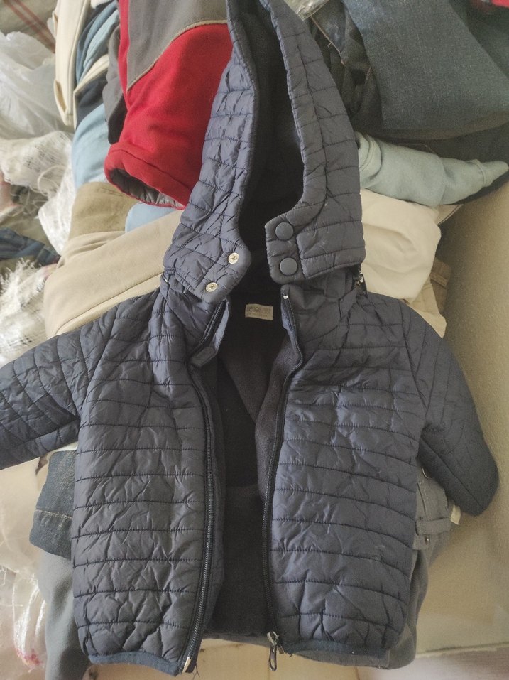 Erkek Çocuk Gri Kapüşonlu Fermuarlı Mont - Görsel 2