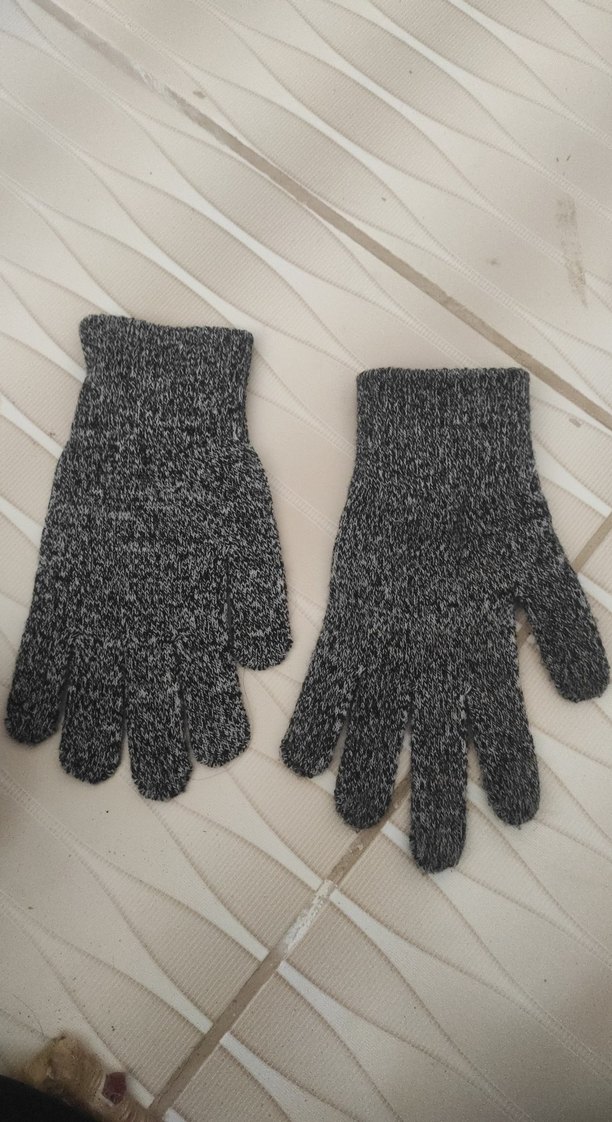 Gri Örgü Kadın Eldivenleri - Görsel 3