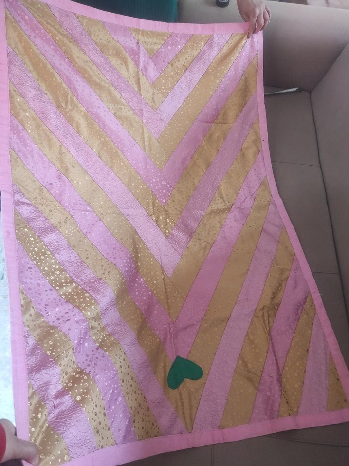 Pembe İşlemeli Parlak namazlık - Görsel 2