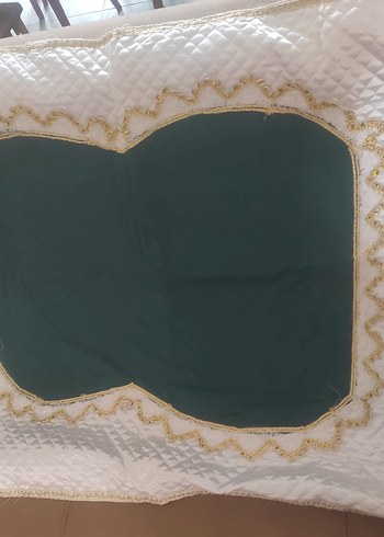 Nakışlı Beyaz Parlak namazlık el yapımı