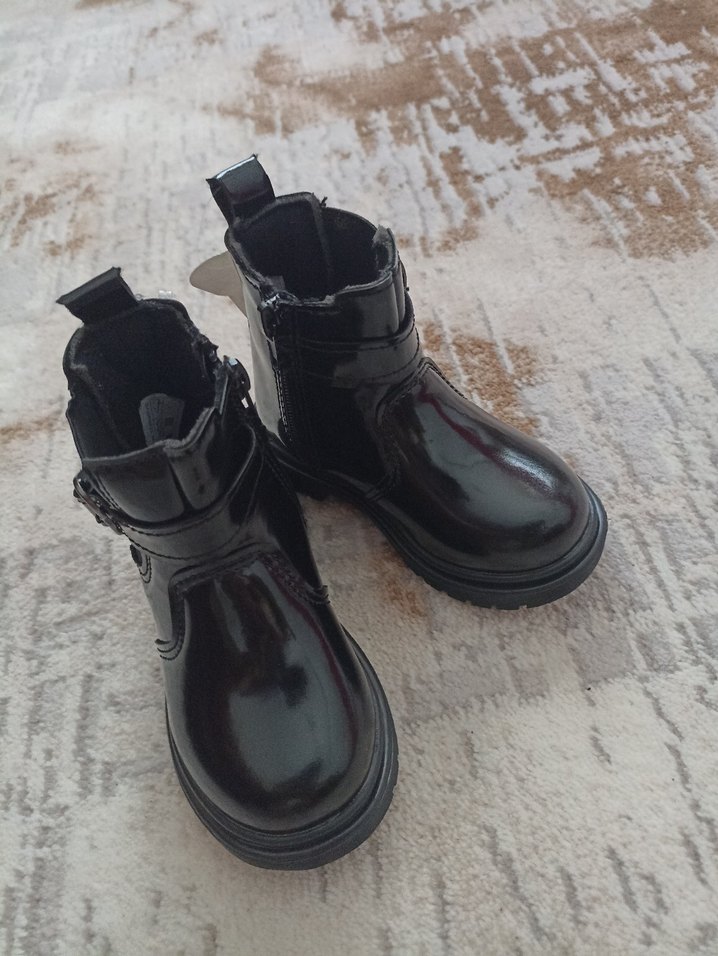 Kız bebek bot siyah rengi 22 numara - Görsel 2