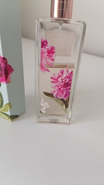  Beden Renk Oriflame radiant peony edt