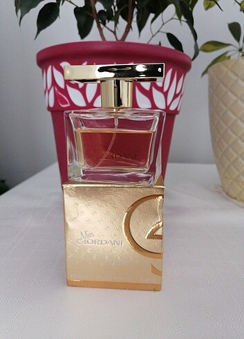 Beden Oriflame Miss giordani edp