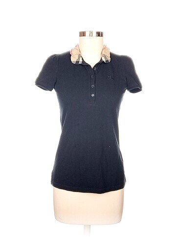 Burberry T-shirt %70 İndirimli.