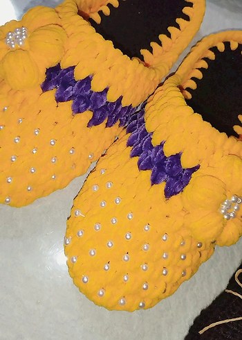 Sarı Nakışlı Örgü Kadın Terlik - Görsel 3