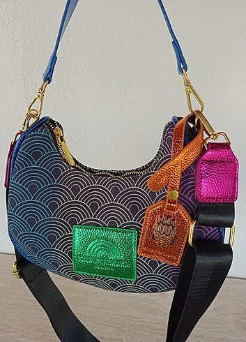 25cm Southbank Cross Body