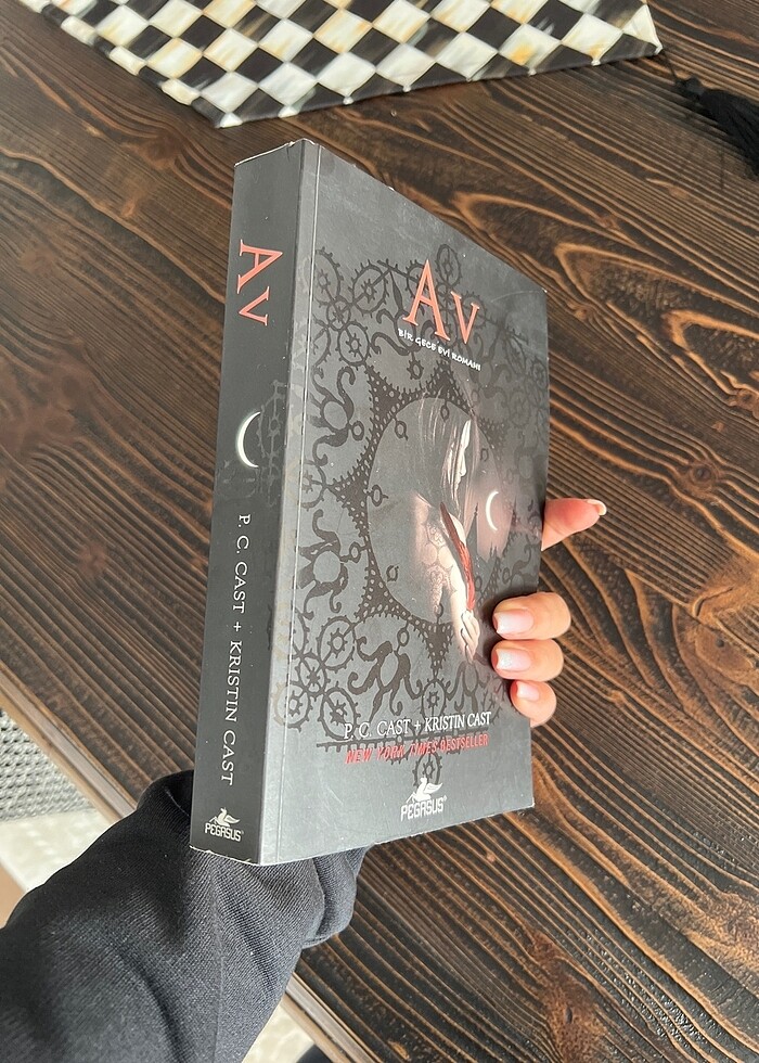 Gece evi serisi av kitabı - Görsel 3