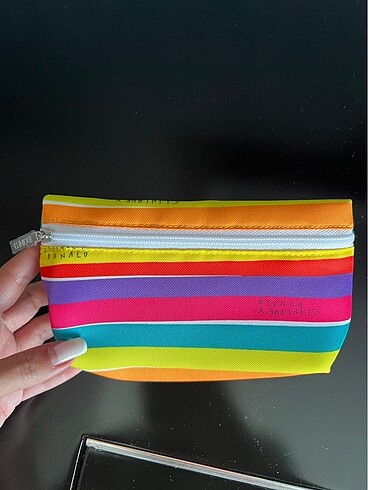 Clinique makyaj çantası - Görsel 4