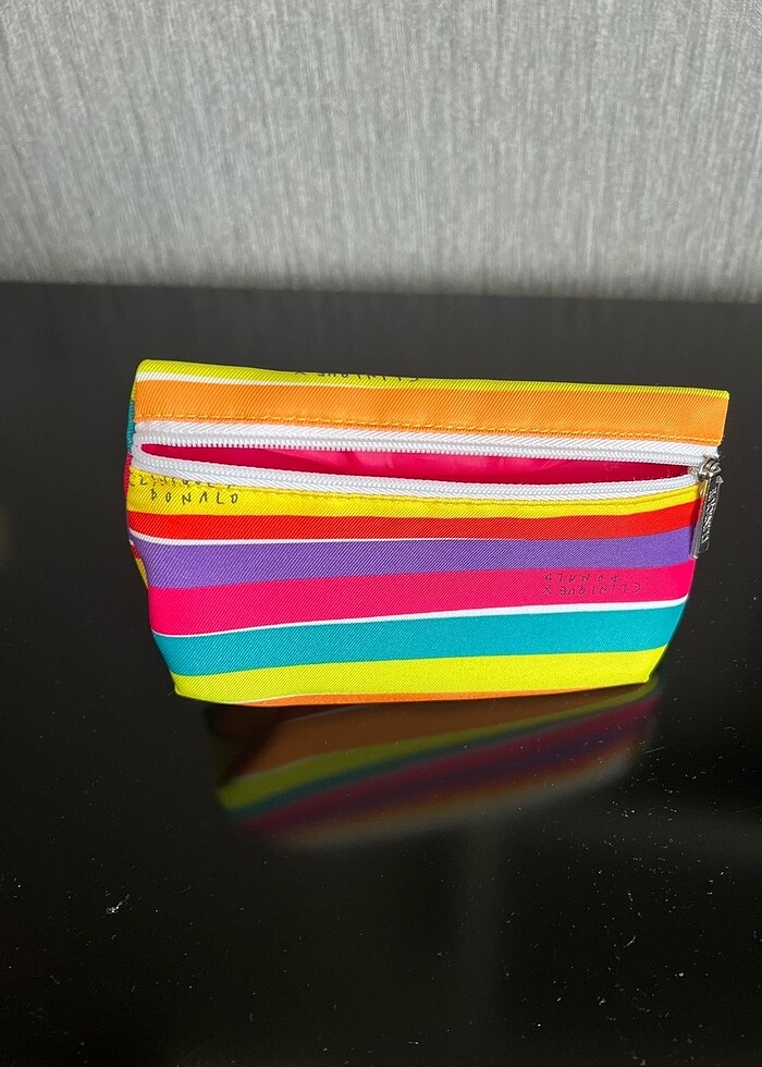 Clinique makyaj çantası - Görsel 2