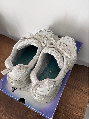 38 Beden Skechers D?lites 38 numara beyaz