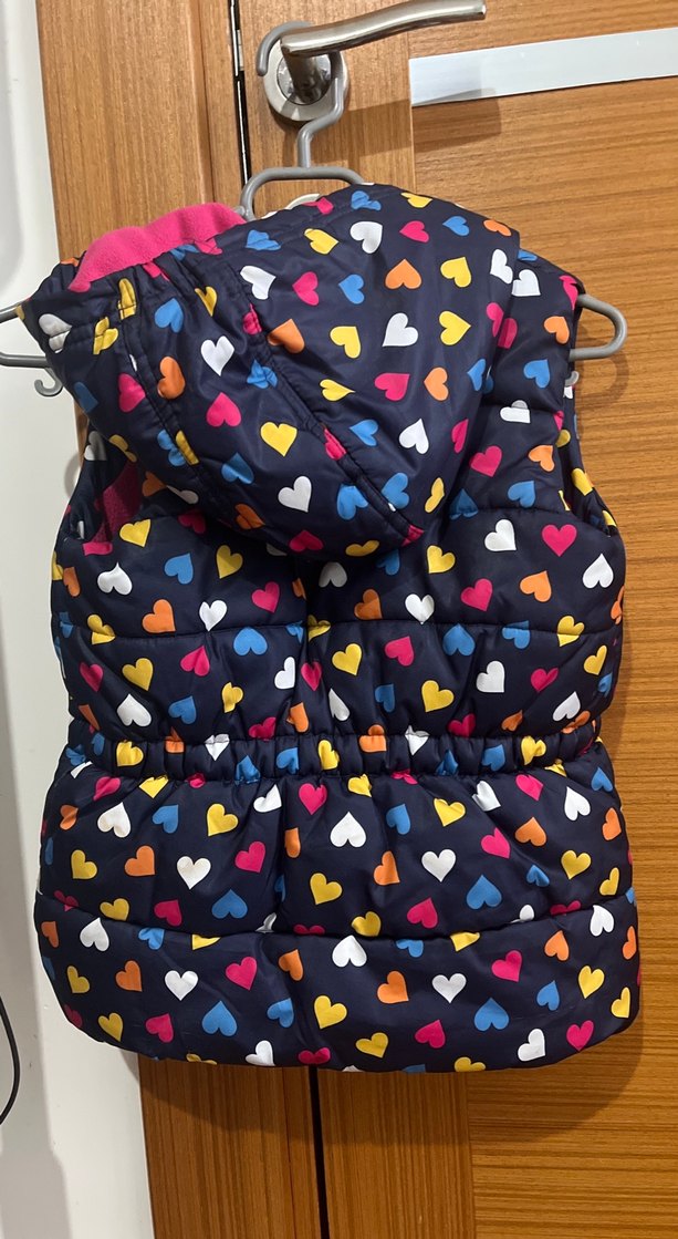 Kız Çocuk 5/6 yaş Renkli Kalp Desenli Fermuarlı Yelek - Görsel 4