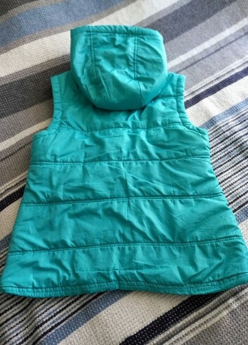 LC Waikiki LCW marka 11-12 yaş kız çocuk yelek