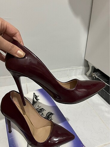 37 Beden Stiletto