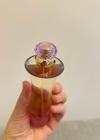 Versace Kadın Parfümü Şık Şişede - Görsel 3