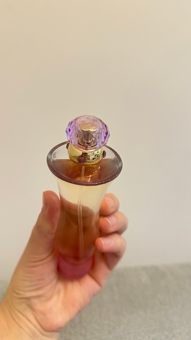 Versace Kadın Parfümü Şık Şişede - Görsel 3