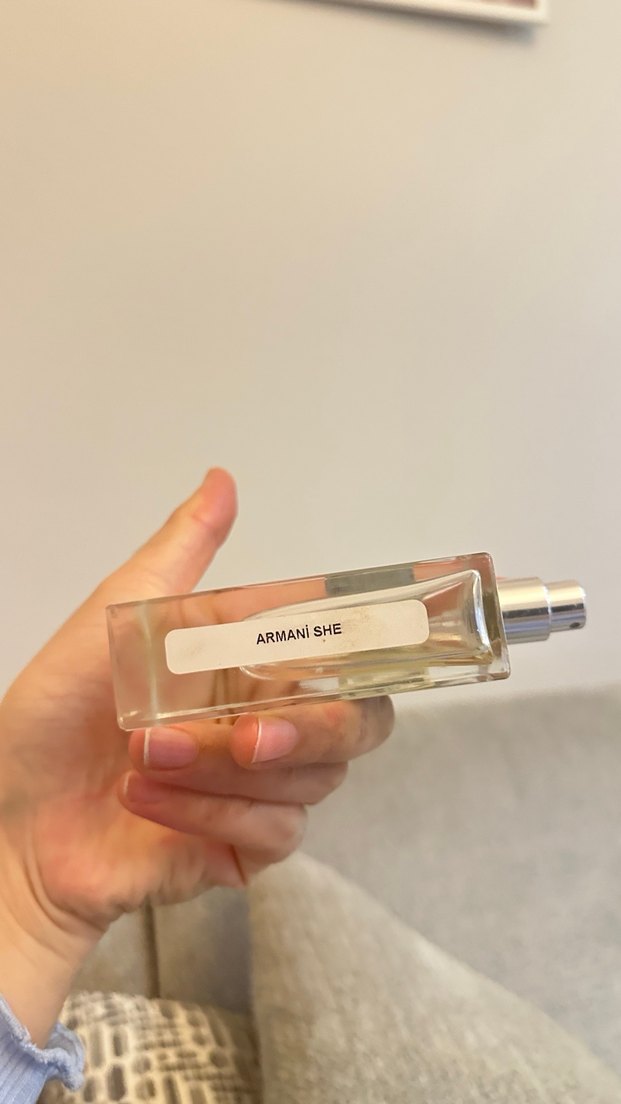 Şeffaf Cam Kadın Parfümü - Görsel 3