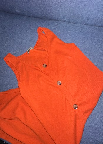 Turuncu Düğmeli Sıfır Kol Midi Elbise - Görsel 3