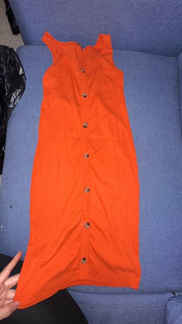 Turuncu Düğmeli Sıfır Kol Midi Elbise - Görsel 2