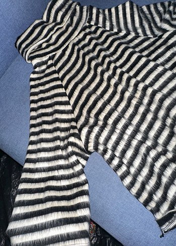 Zebra Desenli Yüksek Yakalı Kadın Triko Kazak - Görsel 4