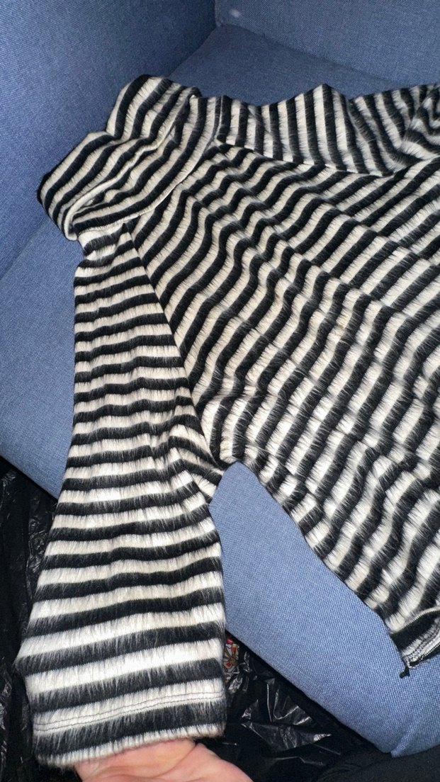 Zebra Desenli Yüksek Yakalı Kadın Triko Kazak - Görsel 4