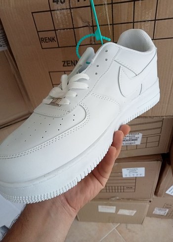 45 Beden Nike Beyaz 45 numara satıldı