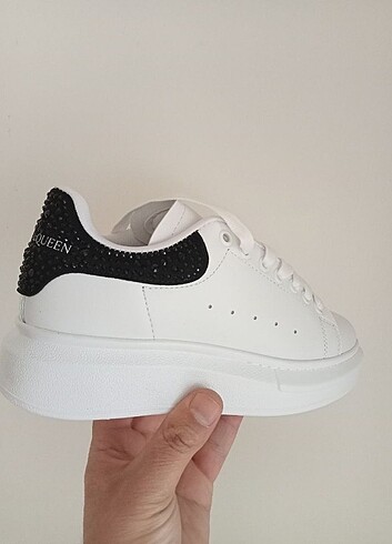 ALEXANDER MCQUEEN