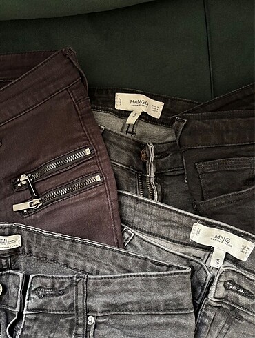 Zara Zara ve Mango jeanler (birinin fiyatıdır)