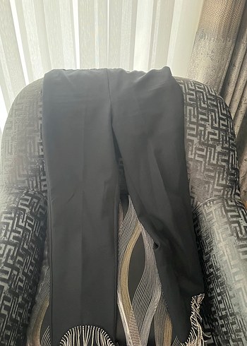 Siyah Pilili Kadın Kumaş Pantolon