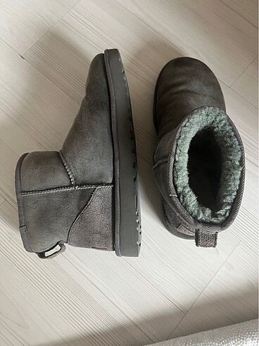 40 Beden gri Renk Ugg bot