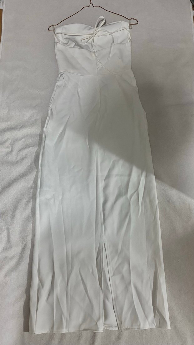 Beyaz Keten Drapeli Uzun Straplez Elbise - Görsel 4