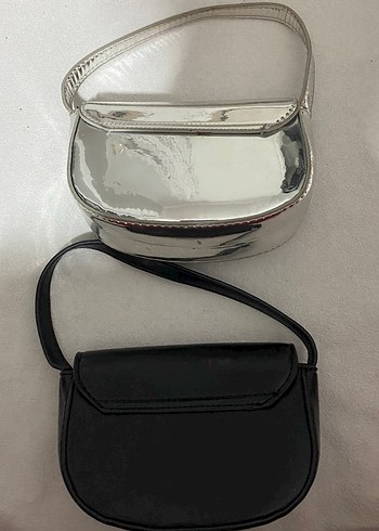 Siyah ve Parlak Metal Tokalı Kadın Çantaları - Görsel 2