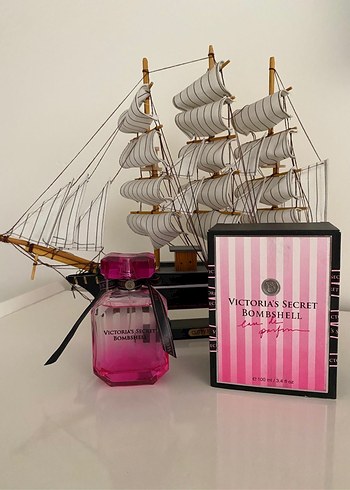 Victoria's Secret Bombshell Kadın Parfümü 100 ml