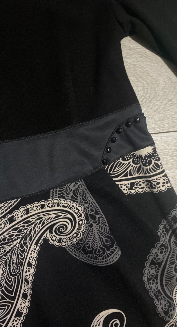 Uzun Kollu Kemerli Desenli Triko Elbise - Görsel 2