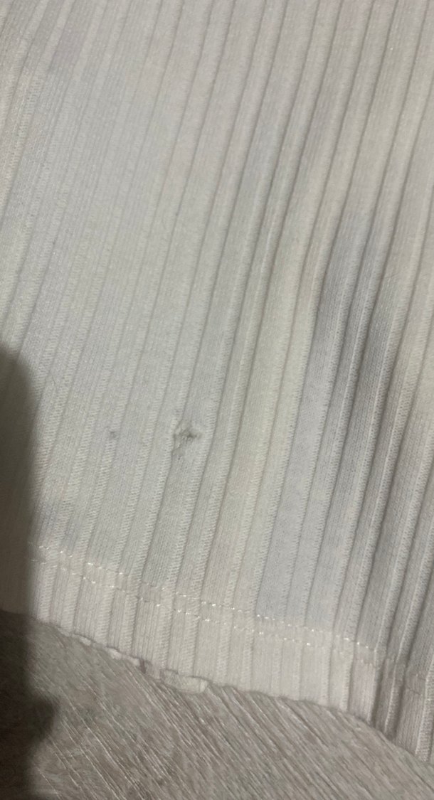 Düğmeli V Yaka Kısa Kollu Beyaz crop - Görsel 3