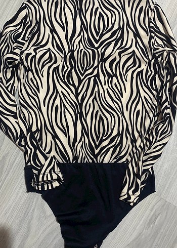 Zebra Desenli V Yaka Kadın Body - Görsel 4