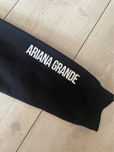 s Beden Ariana Grande Dangerous Woman/Sweetener sweatshirt