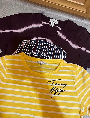 Tommy hilfiger ve topshop 2 adet tişört