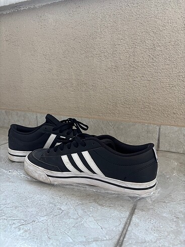 Adidas spor ayakkabı